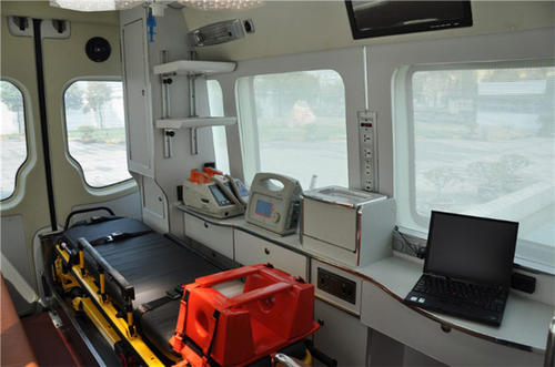 自贡救护车内部